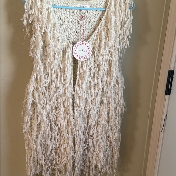 Umgee Textured Fringe Vest - Picture 1 of 4